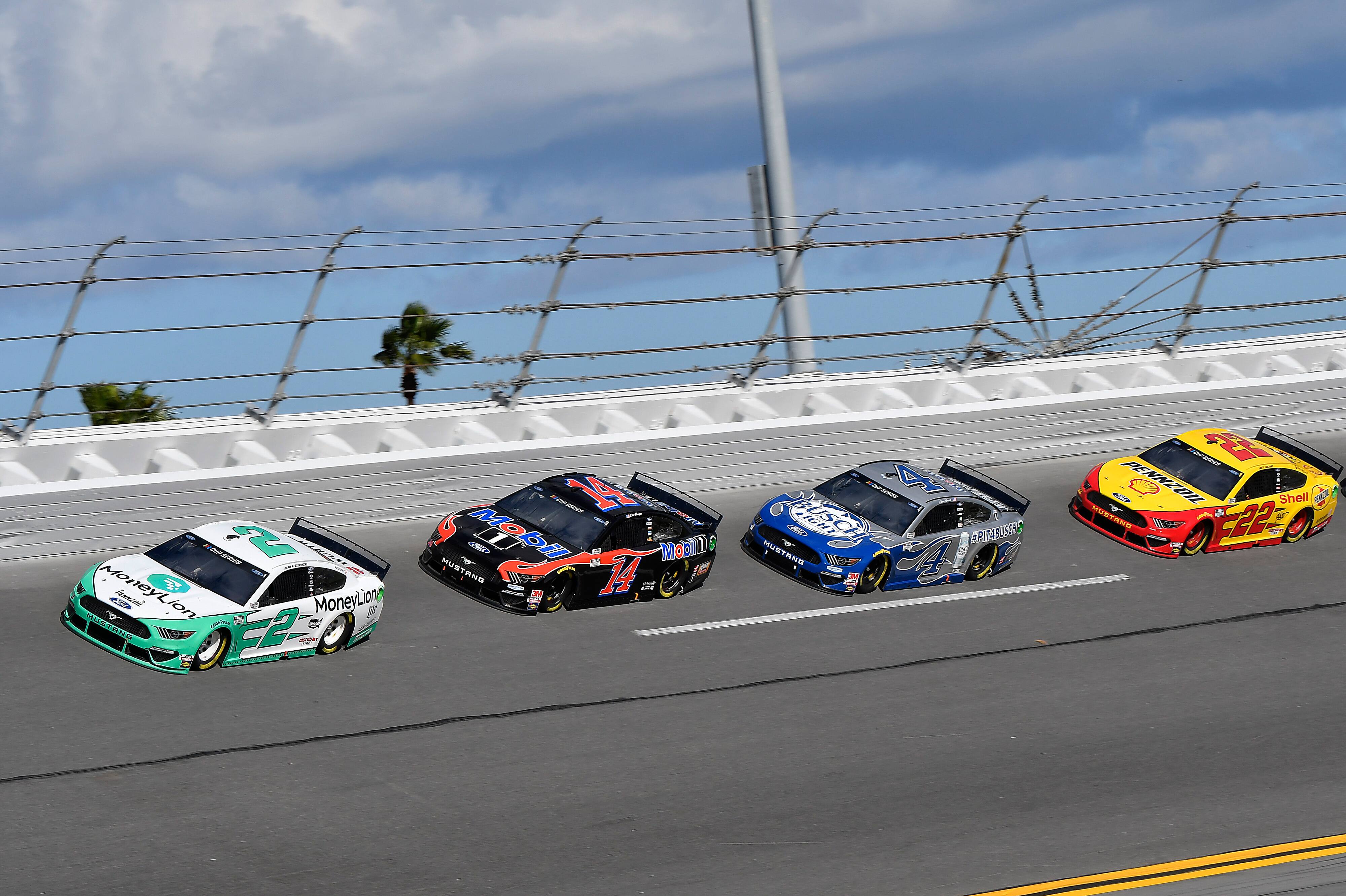 Only six of the 18 cars entered finished the race. Only six of the 18 cars entered finished the race.